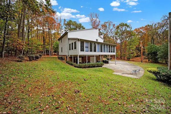 533 Amanda DR, Matthews, NC 28104