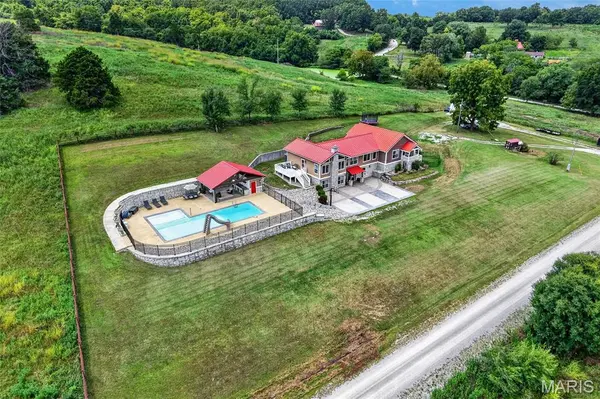 2167 Susanna RD, Niangua, MO 65713