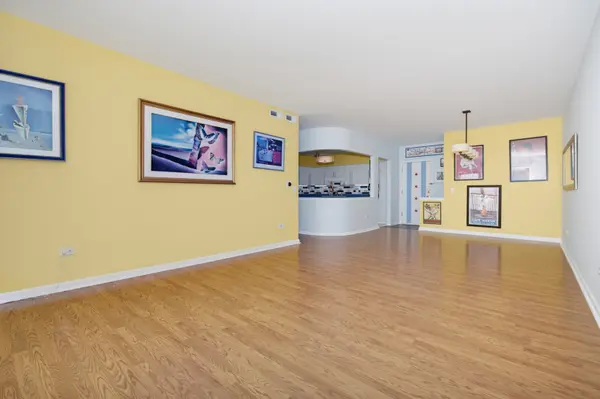 5555 N Cumberland AVE #901, Chicago, IL 60656