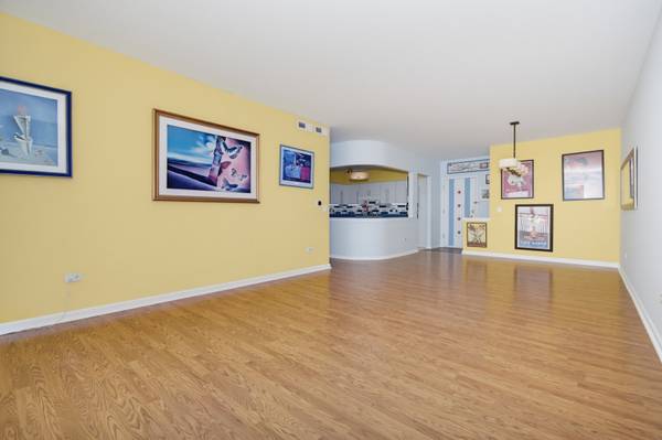 5555 N Cumberland AVE #901, Chicago, IL 60656