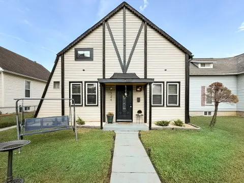 326 South Sycamore, Centralia, IL 62801