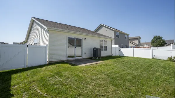 710 Yalow DR, Champaign, IL 61822