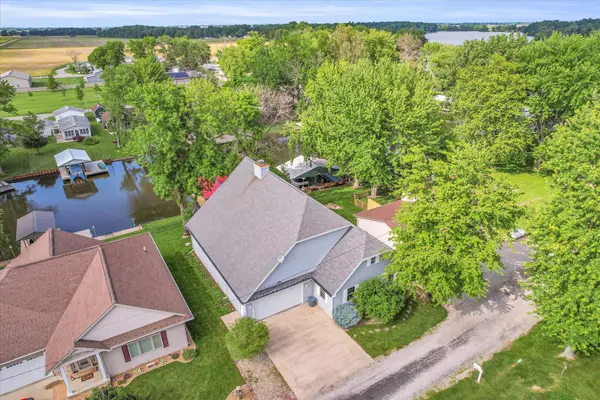 7 Prahls DR, Neoga, IL 62447