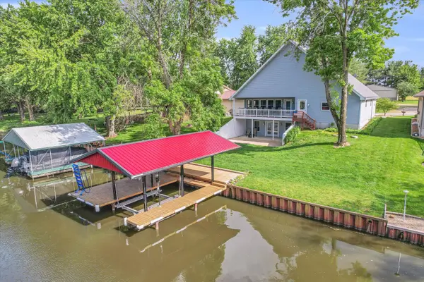 7 Prahls DR, Neoga, IL 62447