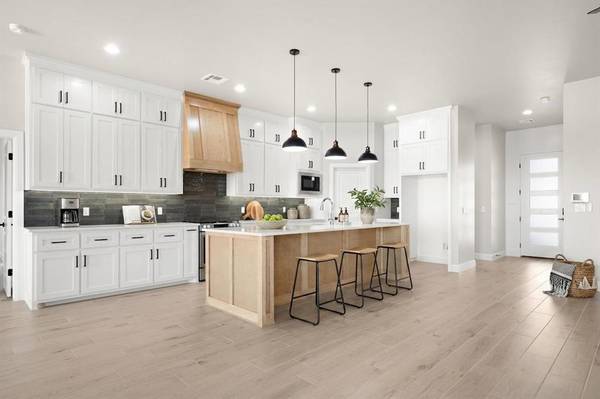 15500 Addison LN, Edmond, OK 73013