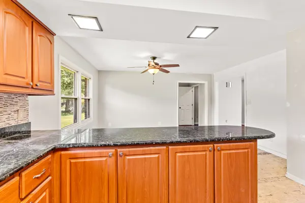 1100 Pleasant Valley Rd, Chapmansboro, TN 37035