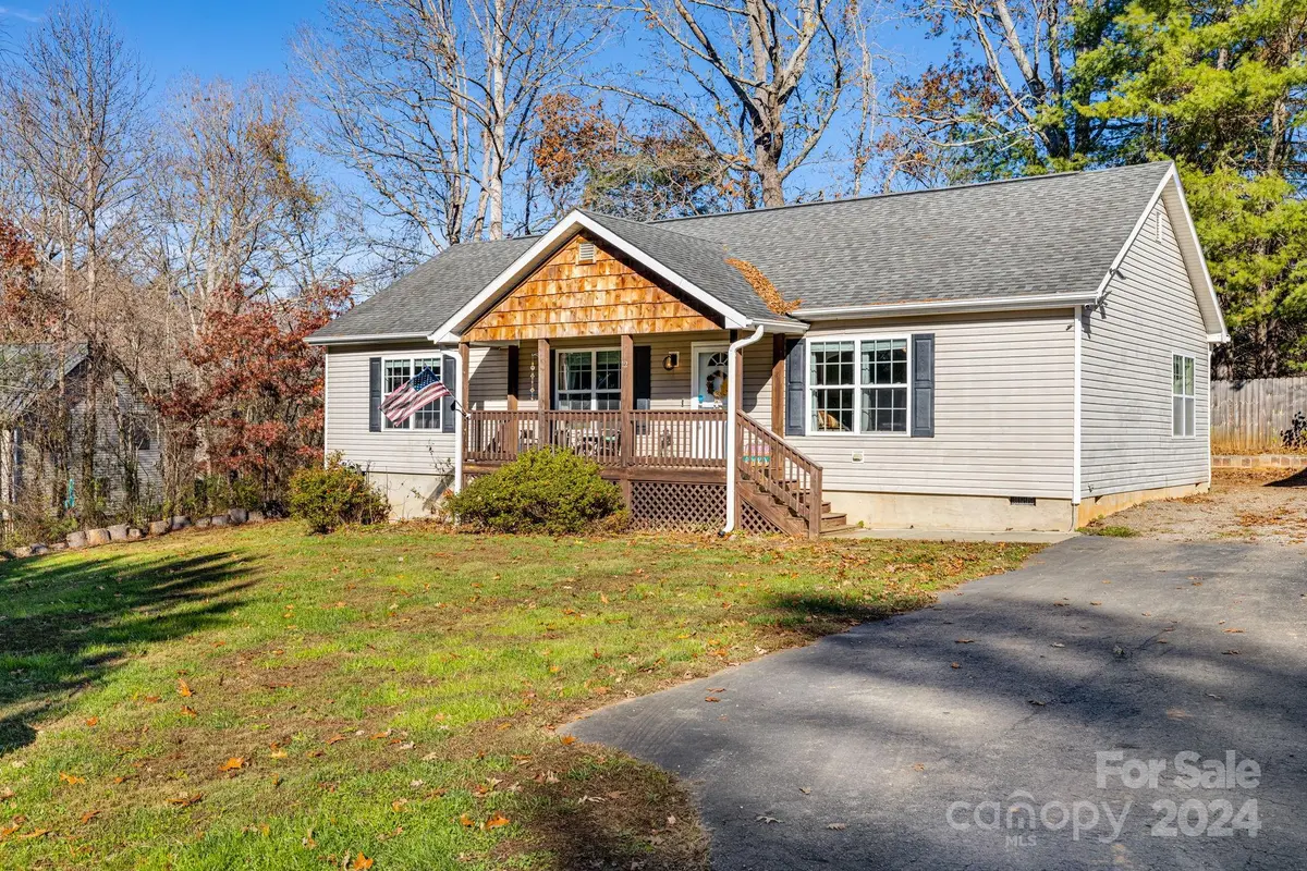 12 Mcgee Ridge RD, Fairview, NC 28730