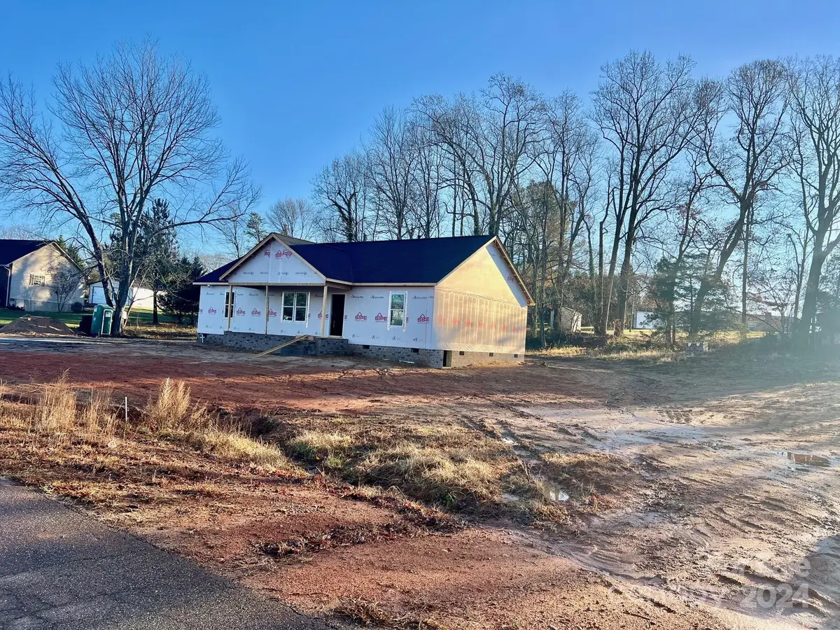 175 Lynnbrook LN, Taylorsville, NC 28681
