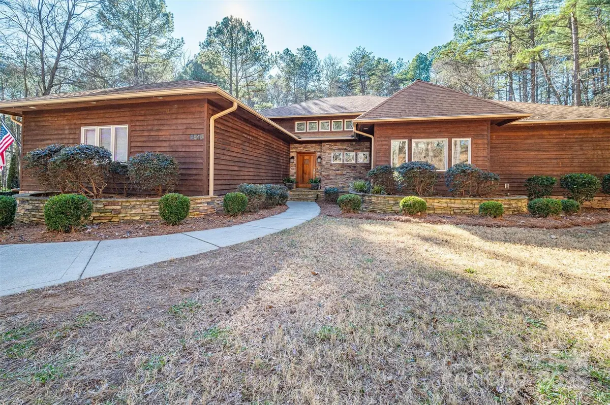 9065 Burroughs CT, Sherrills Ford, NC 28673