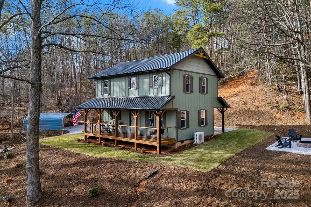 59 Chariot DR, Marion, NC 28752