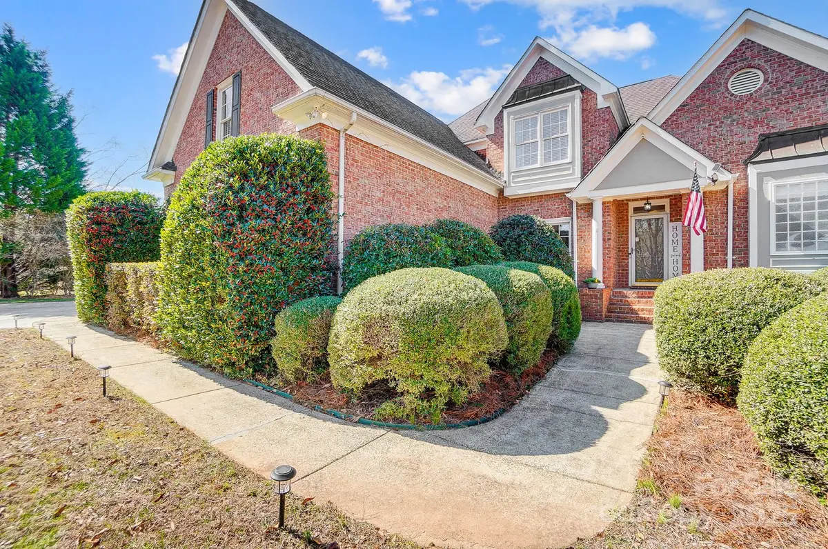 647 Powder Horn LN, Indian Trail, NC 28079