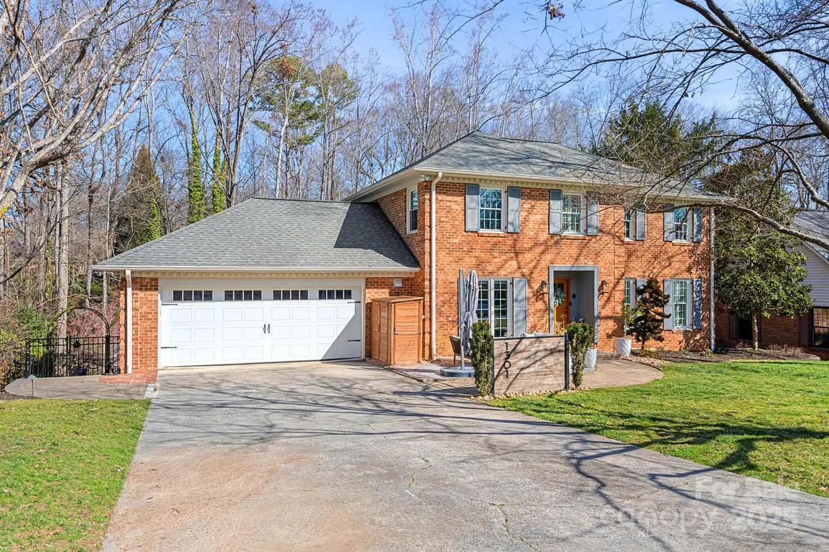 1301 Charter PL, Charlotte, NC 28211