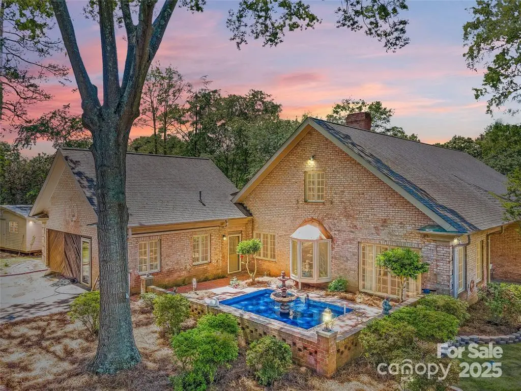 1359 Carmen LN, Gastonia, NC 28054