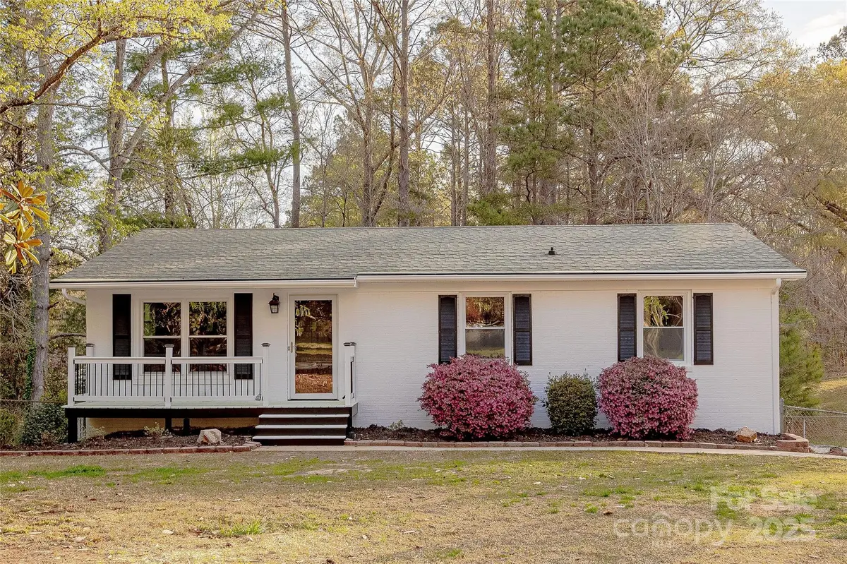 1114 University DR, Lancaster, SC 29720