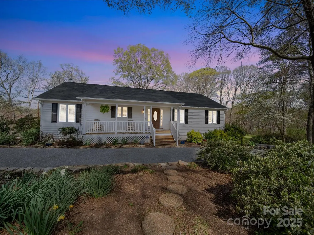 925 Lanier LN, Monroe, NC 28110