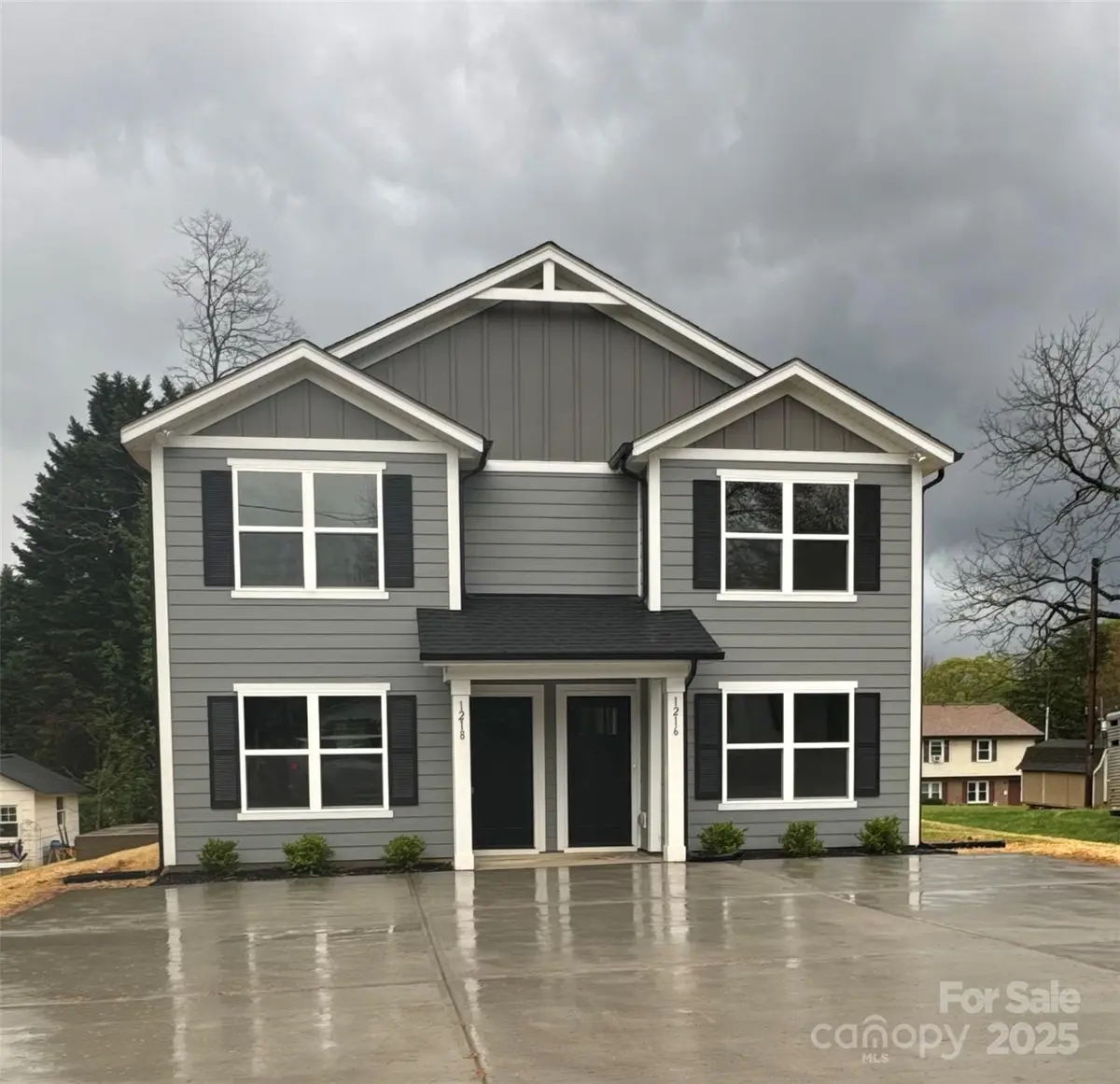 1216-1218 12TH ST NE, Hickory, NC 28601