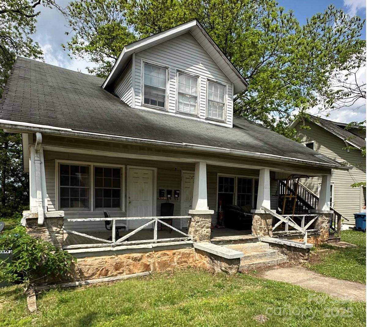315 2nd AVE SE, Hickory, NC 28602