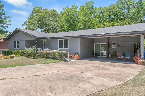 1207 Lakeside Drive, Grand Saline, TX 75140