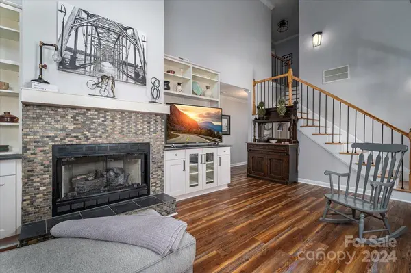 907 3rd Street PL NE, Conover, NC 28613
