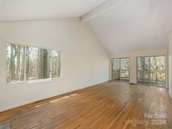 4 Brae Burn DR, Arden, NC 28704