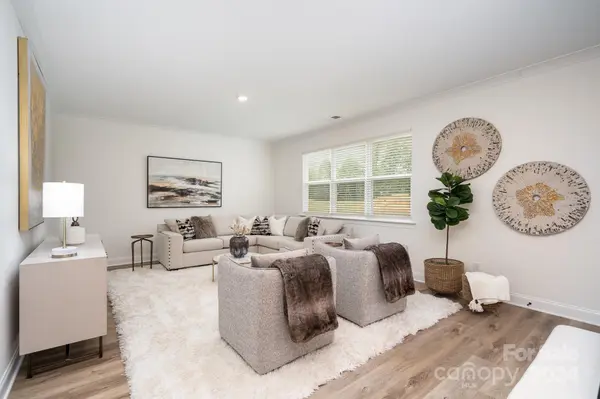 104 1st ST, Huntersville, NC 28078