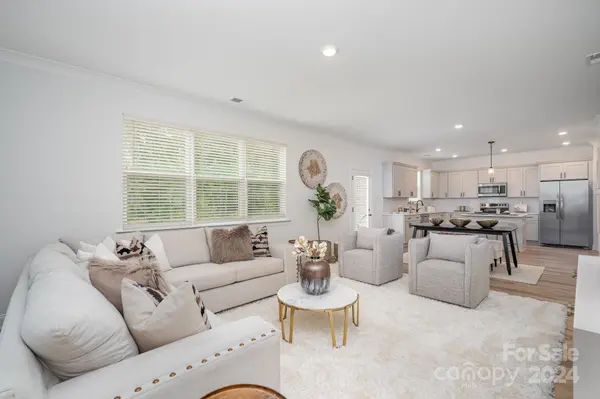 104 1st ST, Huntersville, NC 28078