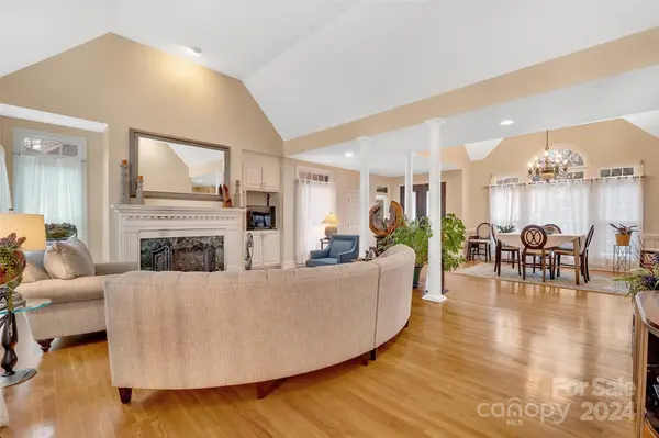 3627 Deruyter CIR, Charlotte, NC 28269