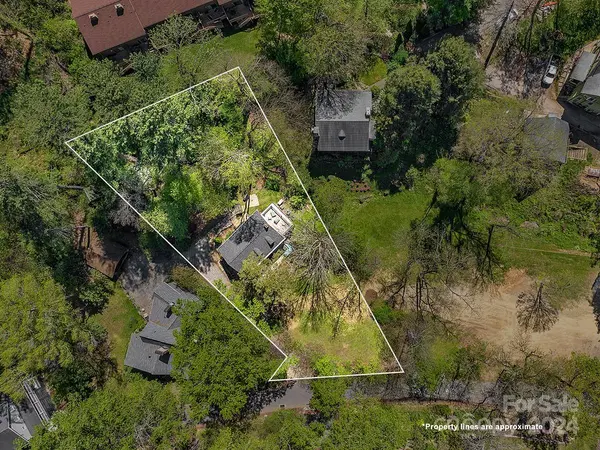 16 Cherokee RD, Asheville, NC 28801