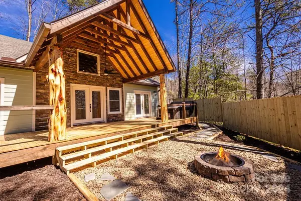 79 Old Bryson City RD, Bryson City, NC 28713