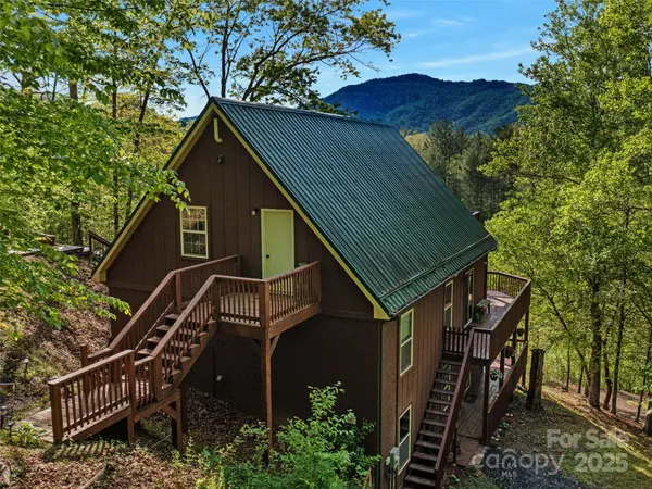 412 Blueberry DR, Burnsville, NC 28714