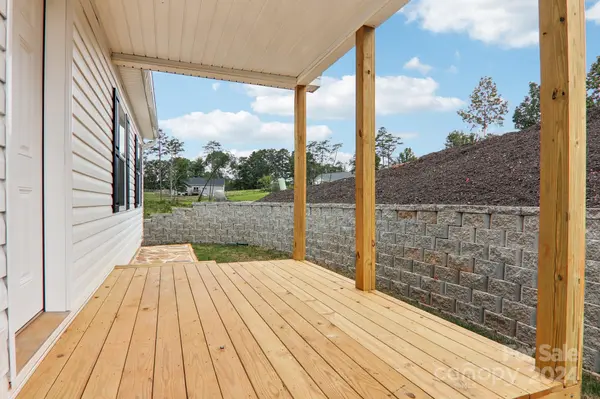 147 Indian Paintbrush LN #39, Alexander, NC 28701