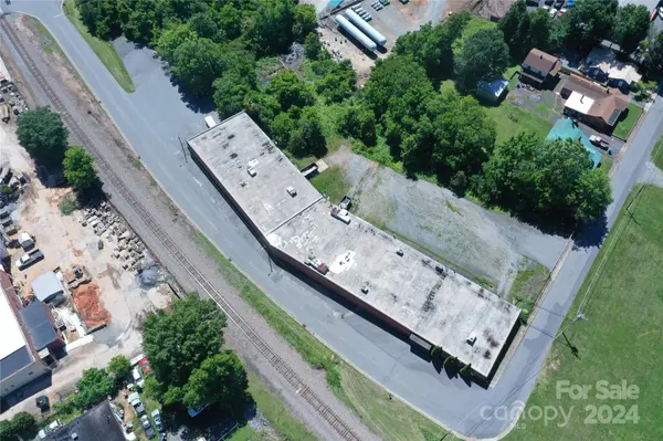 1026 Main AVE, Hickory, NC 28602