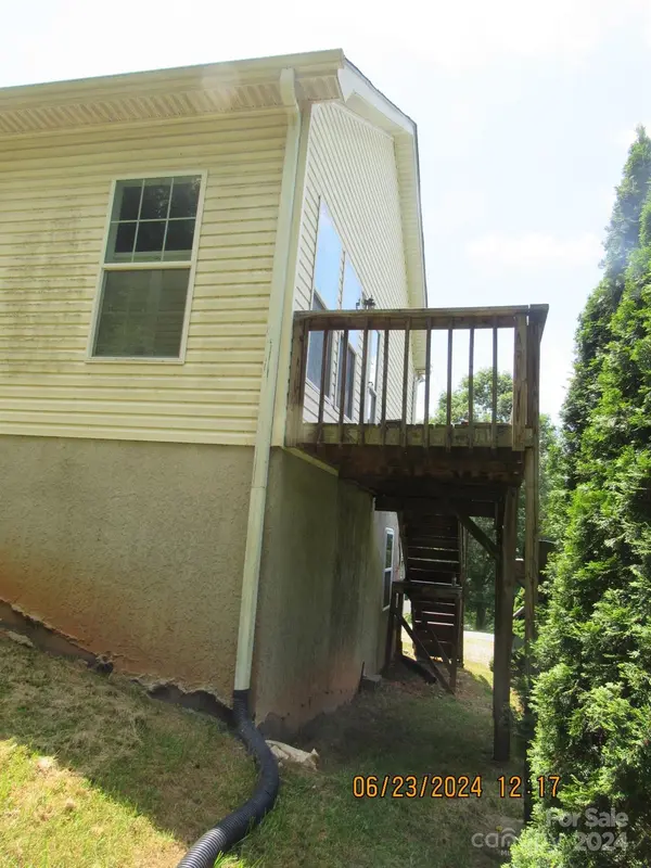 701 Holtzclaw RD, Canton, NC 28716