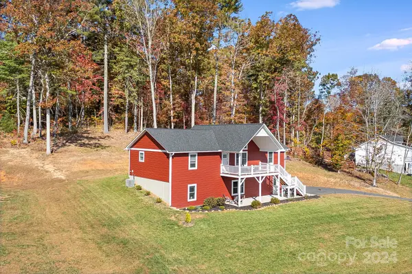 121 Sunrise DR, Mars Hill, NC 28754