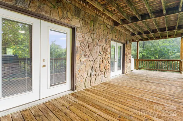 1450 Big Ridge RD, Bakersville, NC 28705