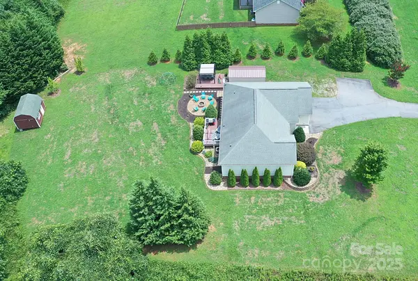 2481 Taylorsville RD, Lenoir, NC 28645