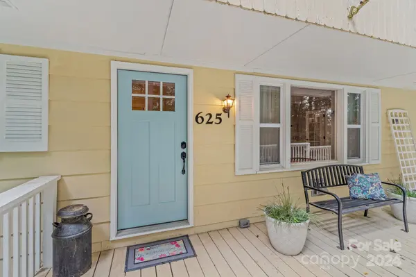 625 Lenox PL, Hendersonville, NC 28739