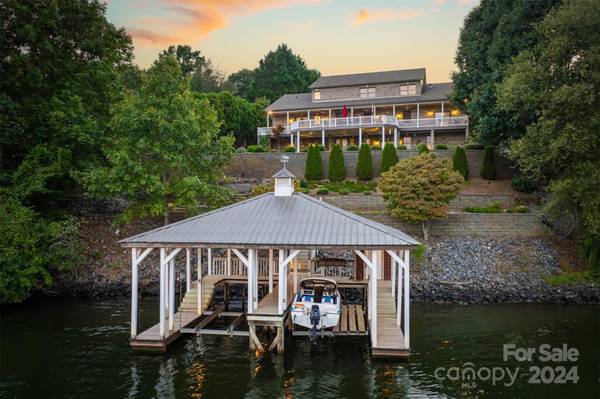 34 Sandbar DR, Taylorsville, NC 28681