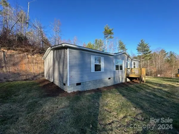 73 Lily Patch LN, Brevard, NC 28712