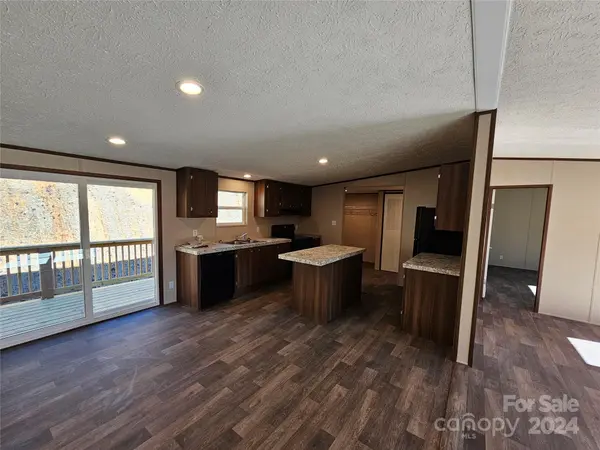 73 Lily Patch LN, Brevard, NC 28712