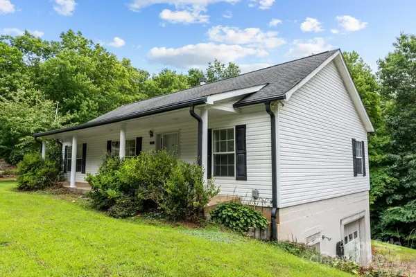 370 Laurel Heights DR, Burnsville, NC 28714