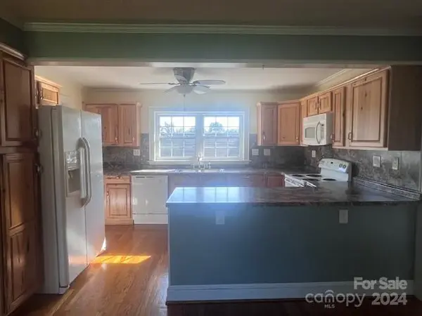 501 Kentwood ST, Lenoir, NC 28645