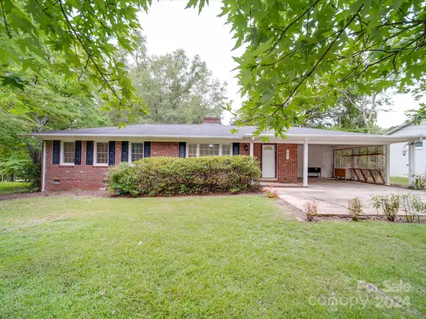 610 Davis ST, Lancaster, SC 29720
