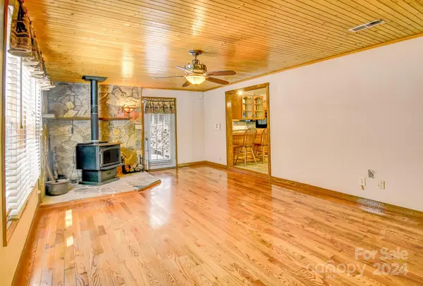 6 Bear TRL, Fairview, NC 28730