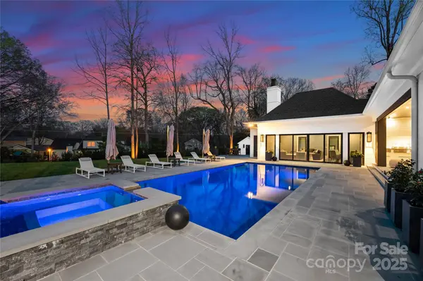 3645 Pelham LN, Charlotte, NC 28211