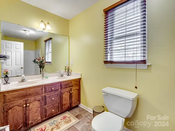 100 S Padali CT Mount Holly, NC 28120
