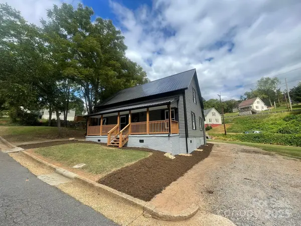 202 Hickory ST, Granite Falls, NC 28630