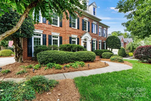 11021 Parkleigh DR, Charlotte, NC 28262