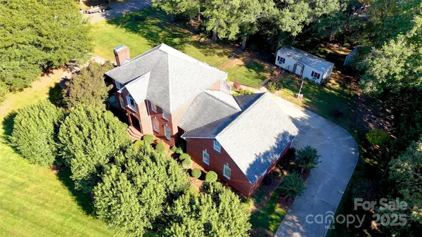 102 Sleaford CT, Dallas, NC 28034