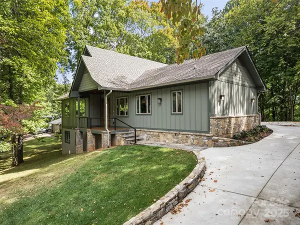 165 Breezemont DR, Waynesville, NC 28786